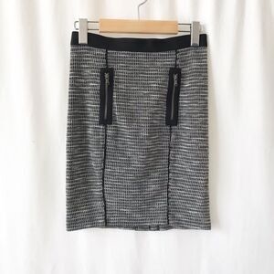 Club Monaco textured zipper skirt size 00